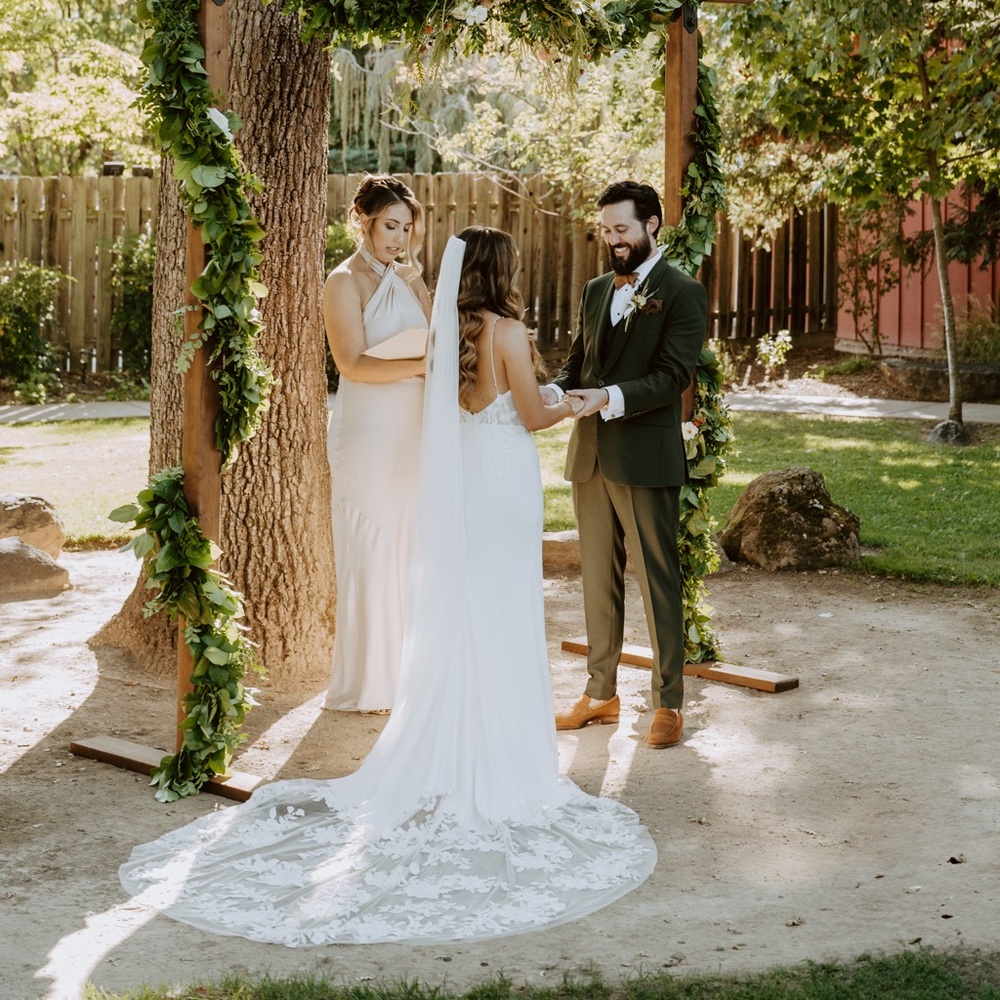 Alena Leena Garden Rose Wedding Dress size 10